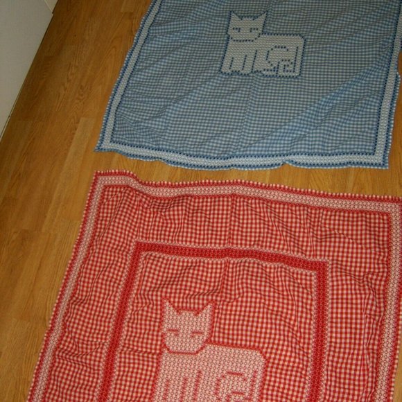 2 Vintage Baby or Doll Blankets with Cat Handmade BOTTOM DOLLAR SALE!!!!! - Picture 8 of 9